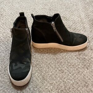 Steve Madden Women’s Camo Wedgie Booties